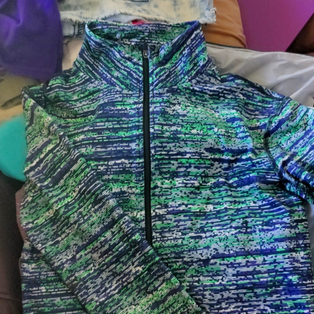 Women's size Medium Nike Dri-Fit 1/2 Zip Pullover